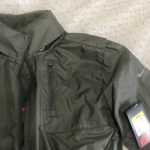 Nike jacket - Picture 2 of 9